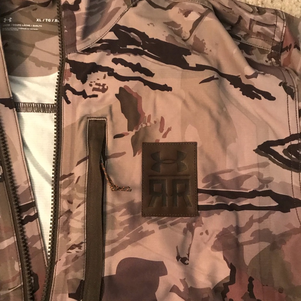 Under Armour Camo Hunting Jacket M NWT $199 - Picture 3 of 5